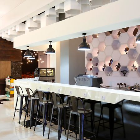 Berry Biz Hotel Seminyak Eksteriør bilde
