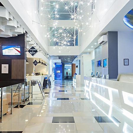 Berry Biz Hotel Seminyak Eksteriør bilde